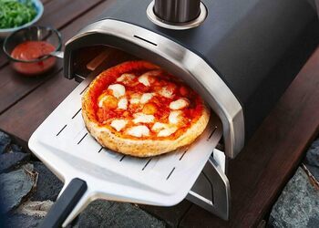Free portable outdoor pizza oven bundle (worth £400+)