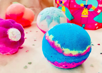 Free Lush Bath Bomb