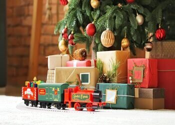 Free Hornby Festive Train Set